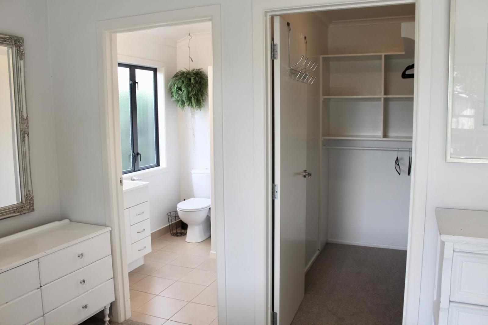 5-Min Walk To Village - Havelock North Holiday Home With Spa Pool Eksteriør bilde