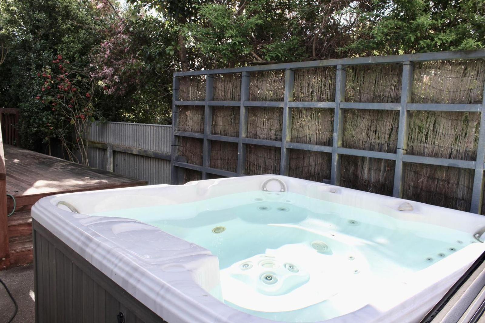 5-Min Walk To Village - Havelock North Holiday Home With Spa Pool Eksteriør bilde